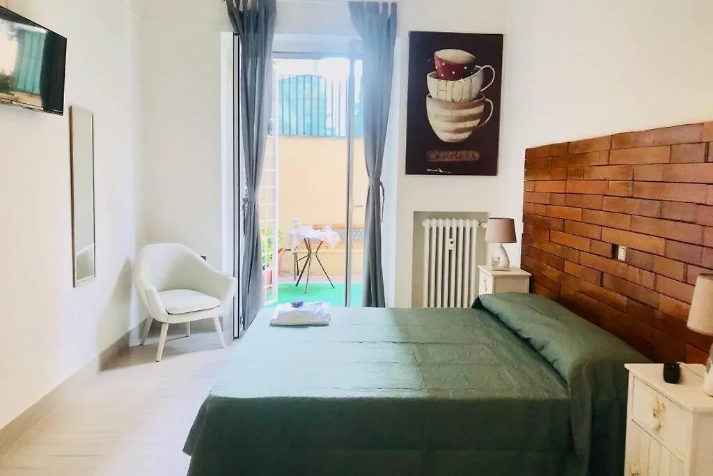 Dea Flora Home B&B Rome 0*,  Italy