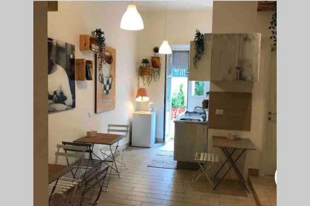 Dea Flora Home B&B Rome Italy